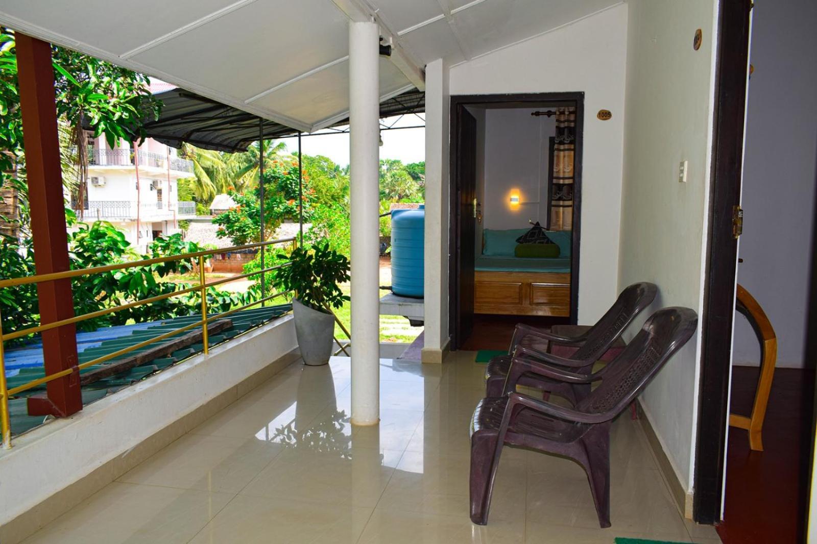 White Villa Hotel Trincomalee Exteriör bild