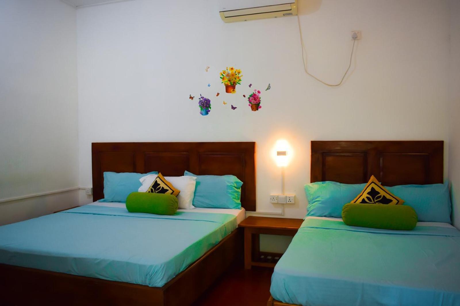 White Villa Hotel Trincomalee Exteriör bild